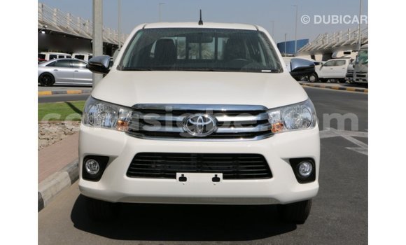 Buy Import Toyota Hilux White Car in Import - Dubai in Togo