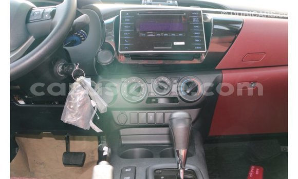 Acheter Import Voiture Toyota Hilux Blanc à Import - Dubai, Togo
