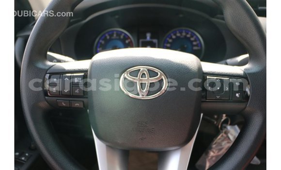 Acheter Import Voiture Toyota Hilux Blanc à Import - Dubai, Togo