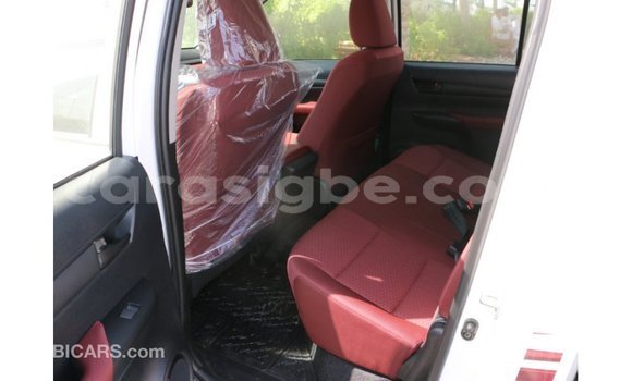 Buy Import Toyota Hilux White Car in Import - Dubai in Togo