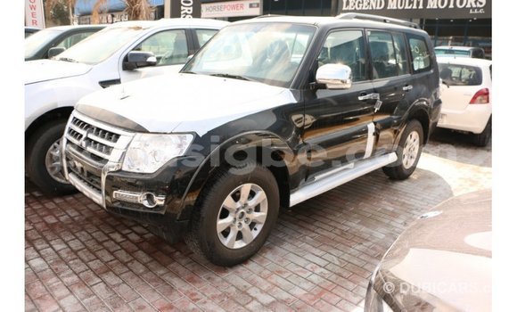 Acheter Import Voiture Mitsubishi Pajero Noir à Import - Dubai, Togo