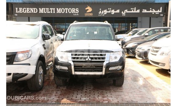 Acheter Import Voiture Mitsubishi Pajero Noir à Import - Dubai, Togo Acheter Import Voiture Mitsubishi Pajero Noir à Import - Dubai, Togo