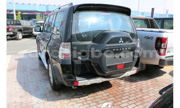 Acheter Import Voiture Mitsubishi Pajero Noir à Import - Dubai, Togo Acheter Import Voiture Mitsubishi Pajero Noir à Import - Dubai, Togo