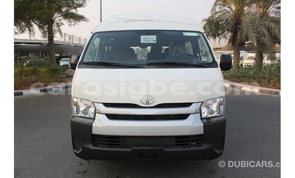 Acheter Import Voiture Toyota Hiace Blanc à Import - Dubai, Togo Acheter Import Voiture Toyota Hiace Blanc à Import - Dubai, Togo