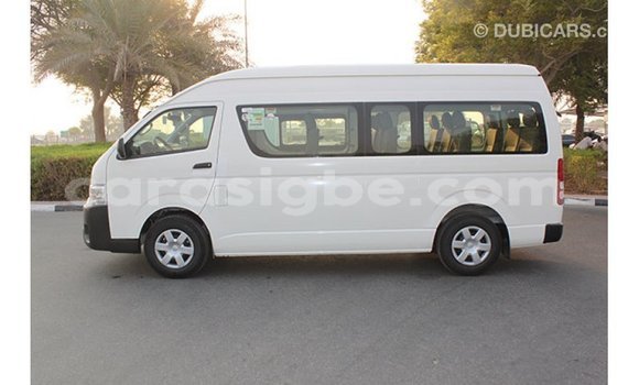 Acheter Import Voiture Toyota Hiace Blanc à Import - Dubai, Togo Acheter Import Voiture Toyota Hiace Blanc à Import - Dubai, Togo