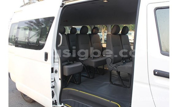 Acheter Import Voiture Toyota Hiace Blanc à Import - Dubai, Togo Acheter Import Voiture Toyota Hiace Blanc à Import - Dubai, Togo