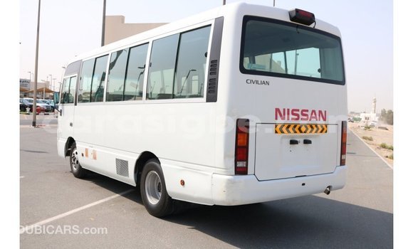 Buy Import Nissan Evalia White Truck in Import - Dubai in Togo Buy Import Nissan Evalia White Truck in Import - Dubai in Togo