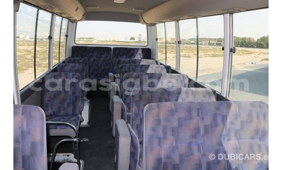 Buy Import Nissan Evalia White Truck in Import - Dubai in Togo Buy Import Nissan Evalia White Truck in Import - Dubai in Togo