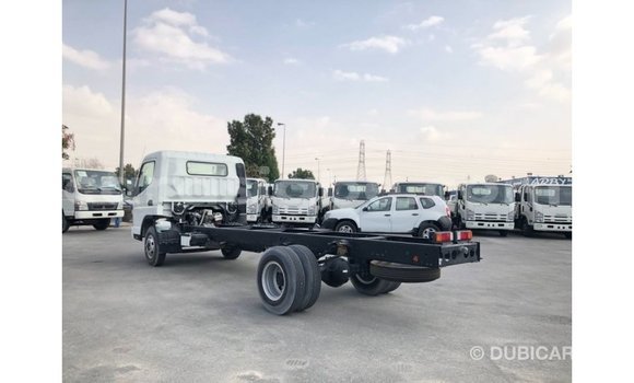 Buy Import Mitsubishi L400 White Truck in Import - Dubai in Togo Buy Import Mitsubishi L400 White Truck in Import - Dubai in Togo