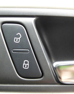 Thumb car window vent control